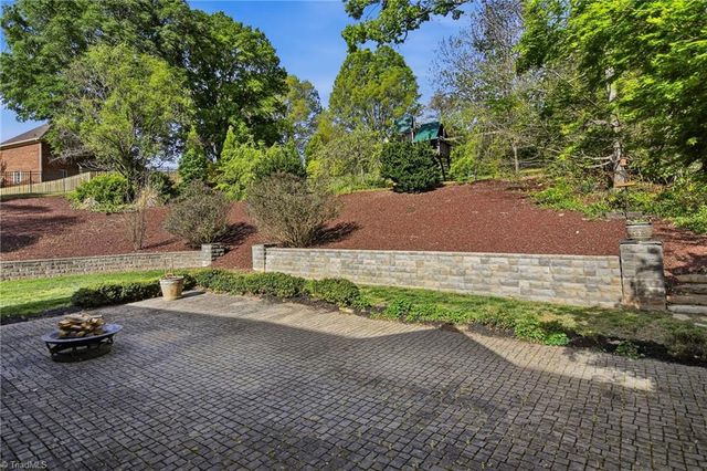 3304 Willow Wind Drive, Pfafftown, NC 27040