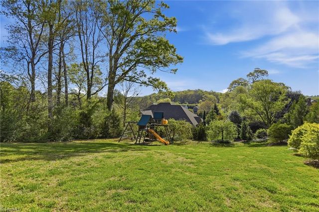 3304 Willow Wind Drive, Pfafftown, NC 27040