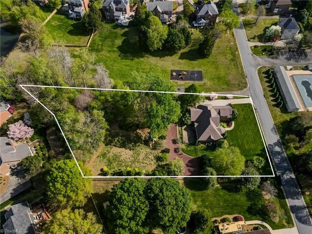 3304 Willow Wind Drive, Pfafftown, NC 27040