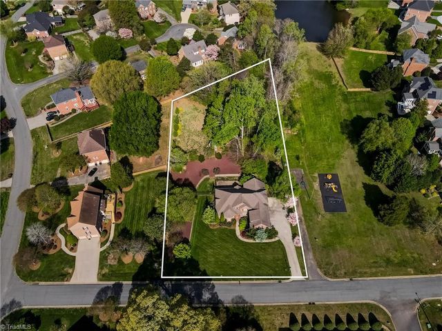3304 Willow Wind Drive, Pfafftown, NC 27040
