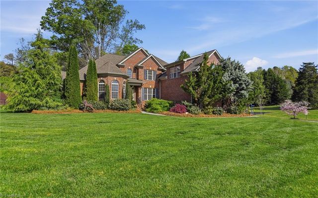 3304 Willow Wind Drive, Pfafftown, NC 27040