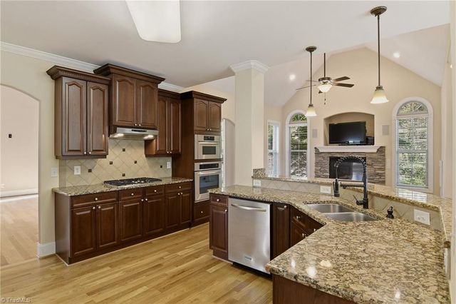 3304 Willow Wind Drive, Pfafftown, NC 27040