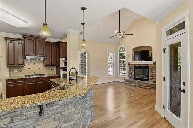 3304 Willow Wind Drive, Pfafftown, NC 27040