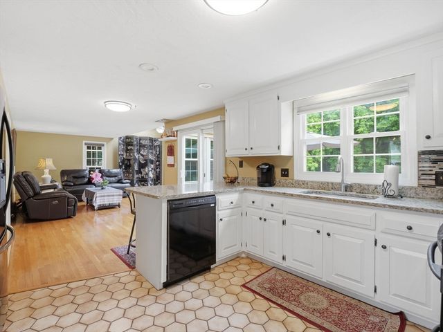 293 Davis Street, Northborough, MA 01532