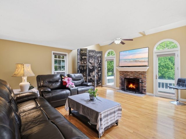 293 Davis Street, Northborough, MA 01532