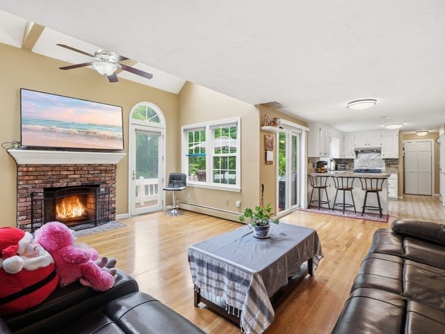 293 Davis Street, Northborough, MA 01532