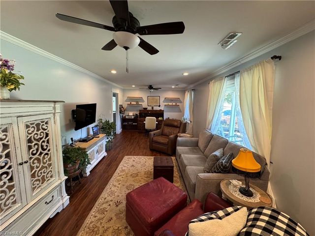 2436 Wickham Road, Kernersville, NC 27284