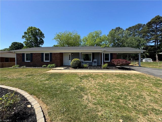 2436 Wickham Road, Kernersville, NC 27284
