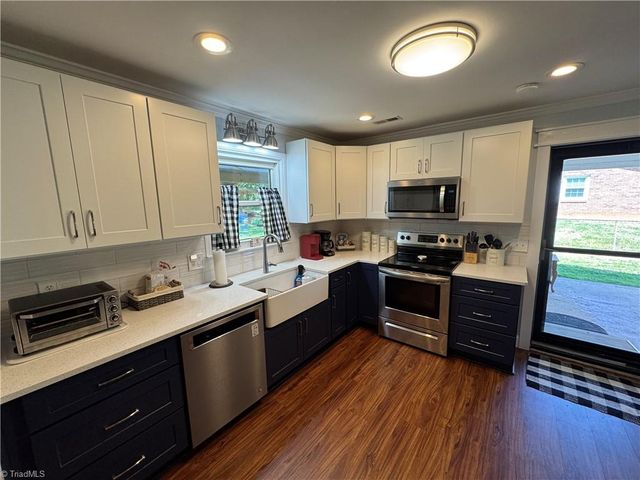 2436 Wickham Road, Kernersville, NC 27284