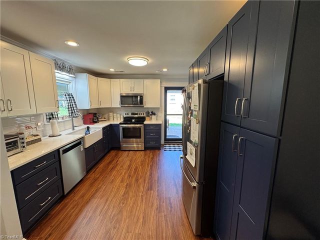 2436 Wickham Road, Kernersville, NC 27284