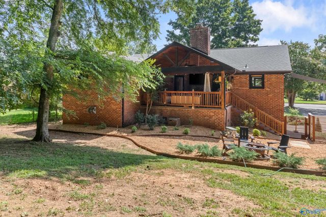 8124 Hickory Hill Lane SE, Huntsville, AL 35802