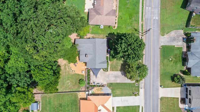 8124 Hickory Hill Lane SE, Huntsville, AL 35802