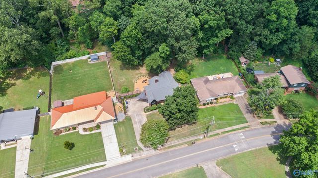 8124 Hickory Hill Lane SE, Huntsville, AL 35802