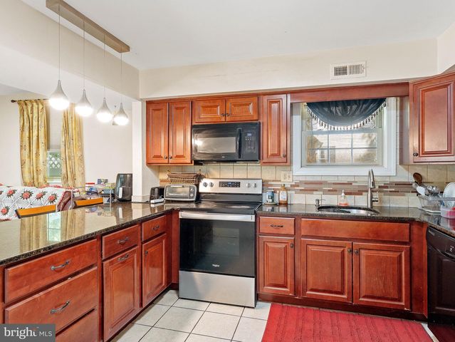 122 ABBEY RD, Voorhees, NJ 08043