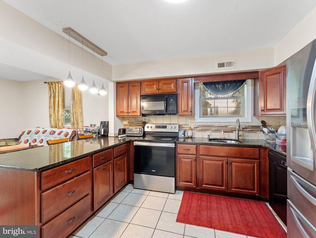 122 ABBEY RD, Voorhees, NJ 08043