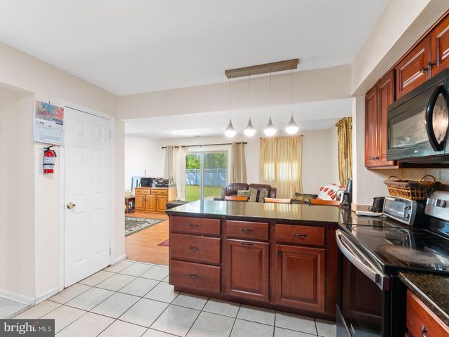 122 ABBEY RD, Voorhees, NJ 08043