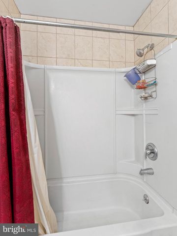 122 ABBEY RD, Voorhees, NJ 08043