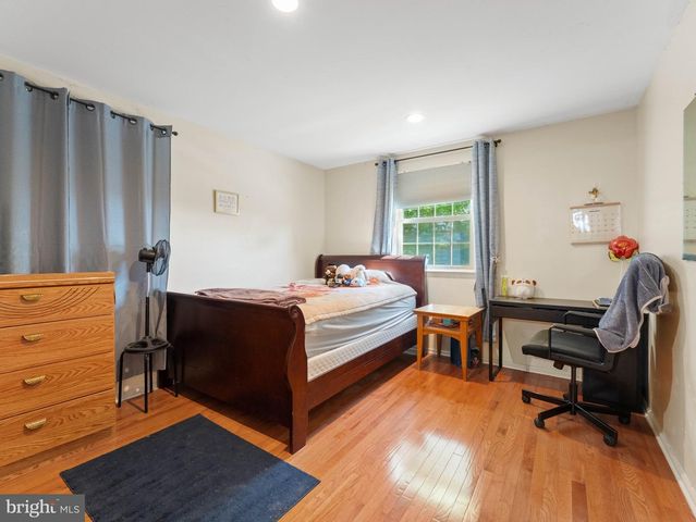 122 ABBEY RD, Voorhees, NJ 08043