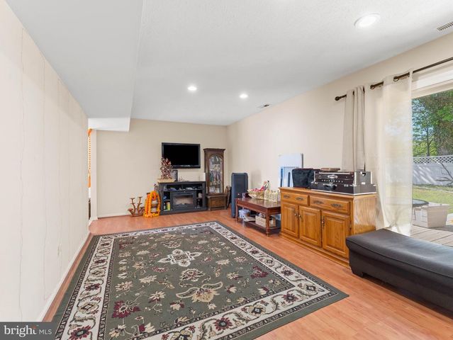 122 ABBEY RD, Voorhees, NJ 08043
