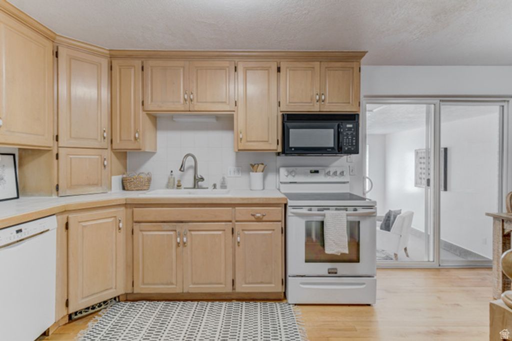 325 S 900 E, Kaysville, UT 84037 — photo 5