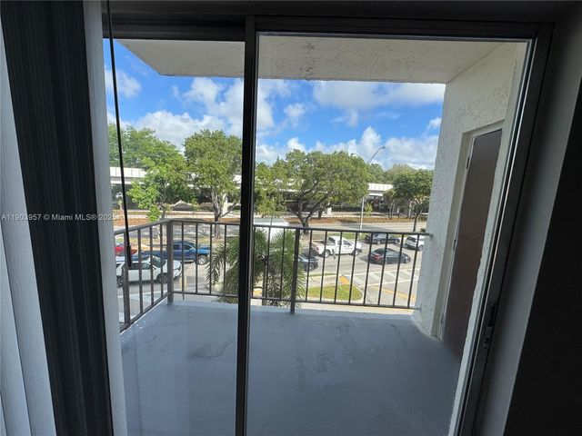 3300 S Dixie Hwy 306, Miami, FL 33133