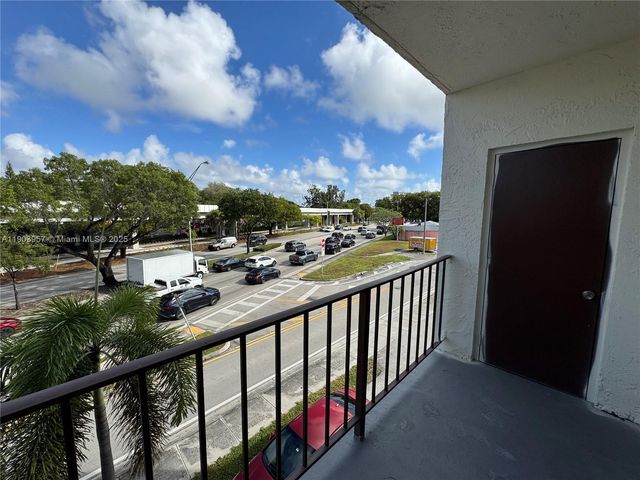 3300 S Dixie Hwy 306, Miami, FL 33133