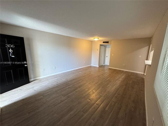 3300 S Dixie Hwy 306, Miami, FL 33133