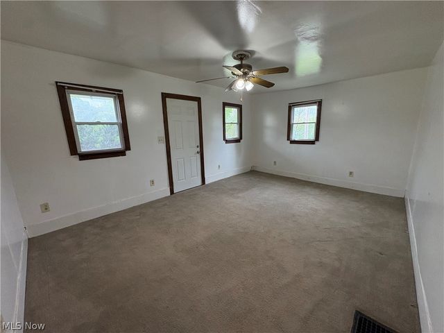 325 E High Street, Leetonia, OH 44431