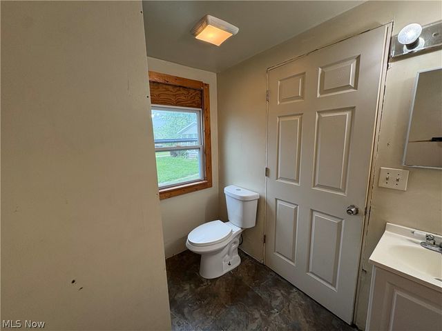 325 E High Street, Leetonia, OH 44431
