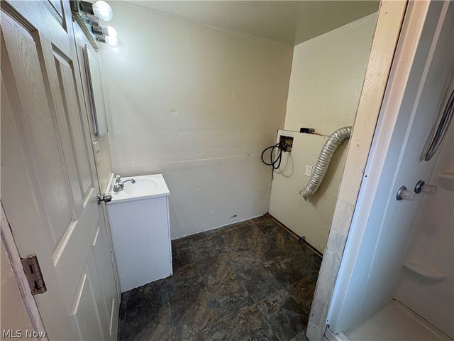 325 E High Street, Leetonia, OH 44431