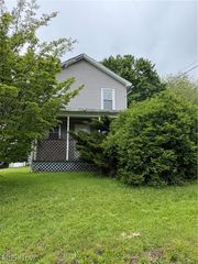 325 E High Street, Leetonia, OH 44431