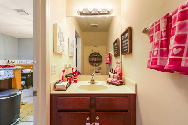 707 SE 32nd Ter, Homestead, FL 33033