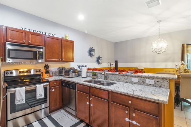 707 SE 32nd Ter, Homestead, FL 33033