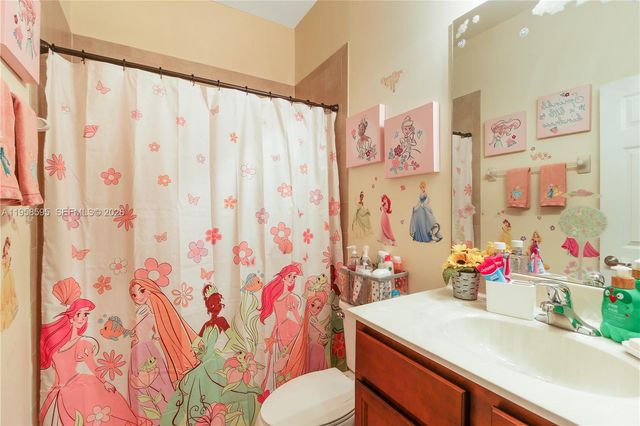 707 SE 32nd Ter, Homestead, FL 33033