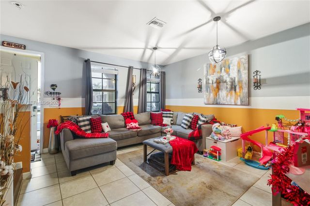 707 SE 32nd Ter, Homestead, FL 33033