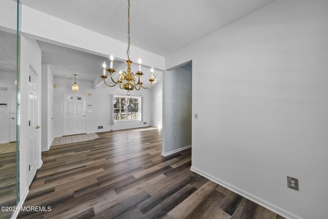 34 Molly Lane, Brick, NJ 08723