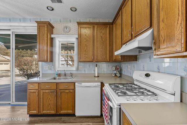 34 Molly Lane, Brick, NJ 08723