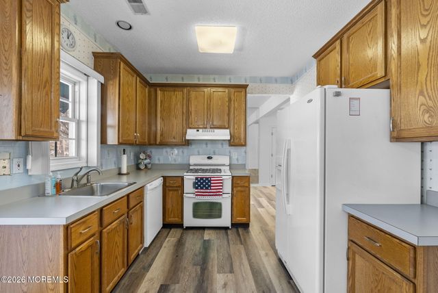 34 Molly Lane, Brick, NJ 08723