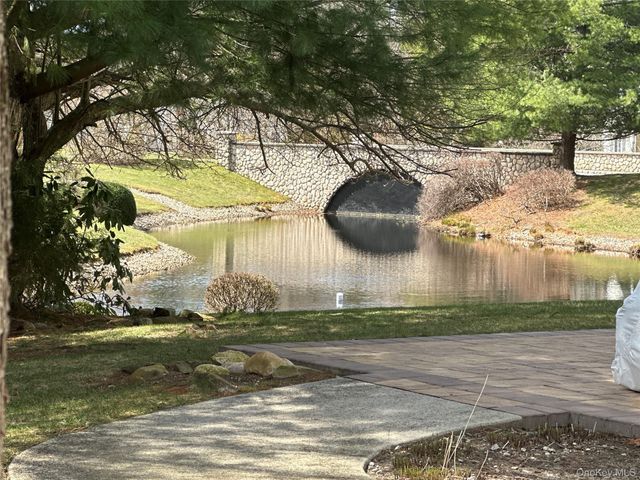 142 Farm House Court, Manorville, NY 11949