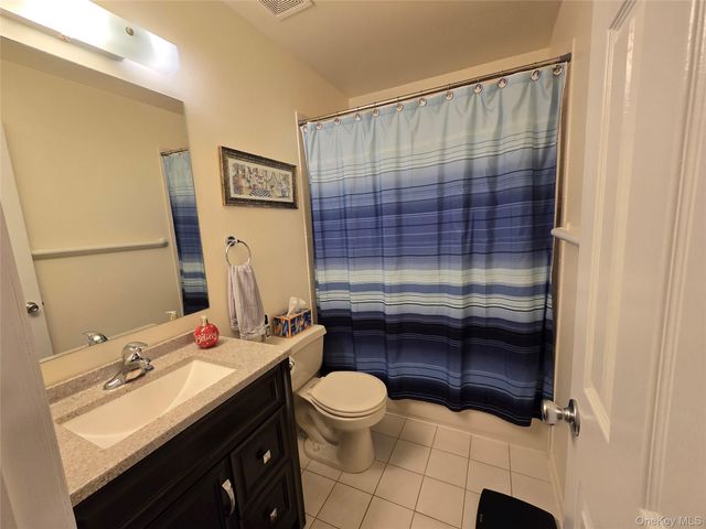142 Farm House Court, Manorville, NY 11949