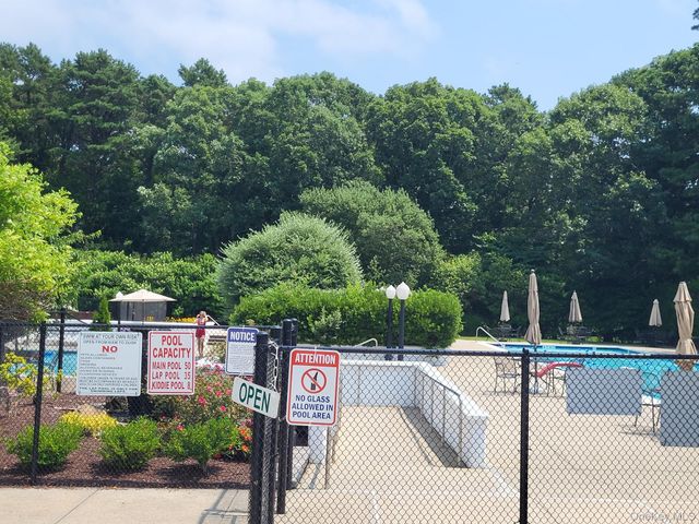 142 Farm House Court, Manorville, NY 11949