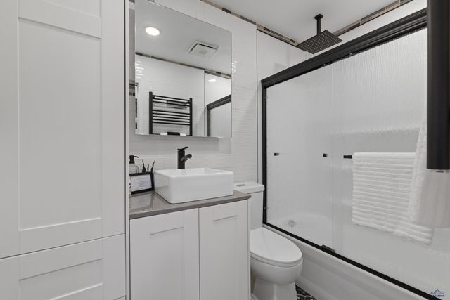 1215 RANGE VIEW CIR, Rapid City, SD 57701
