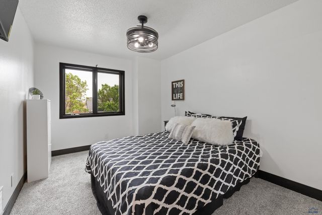 1215 RANGE VIEW CIR, Rapid City, SD 57701