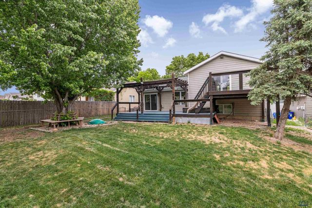 1215 RANGE VIEW CIR, Rapid City, SD 57701