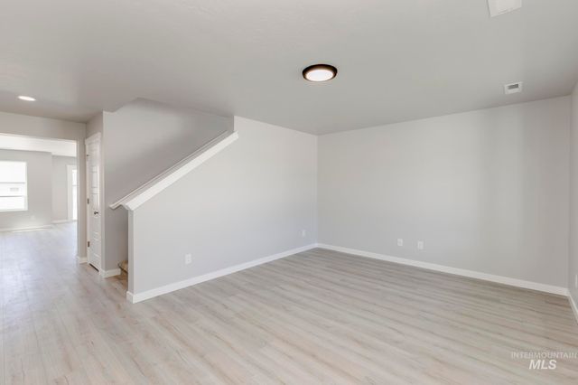 8166 E Cool River Lp, Nampa, ID 83687