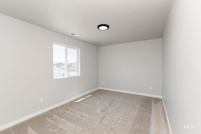 8166 E Cool River Lp, Nampa, ID 83687