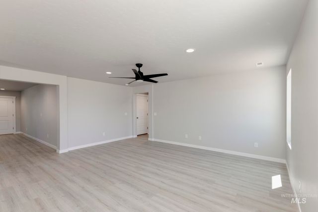 8166 E Cool River Lp, Nampa, ID 83687