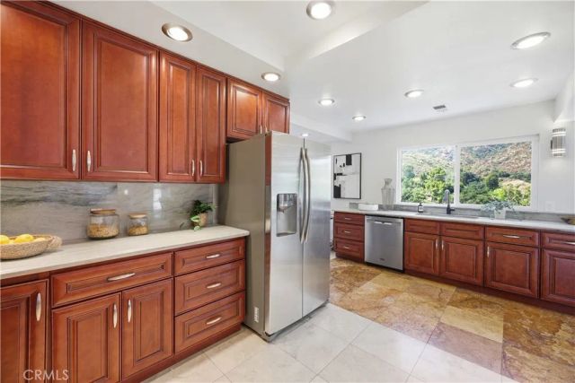 1340 Hillside, Glendale, CA 91208