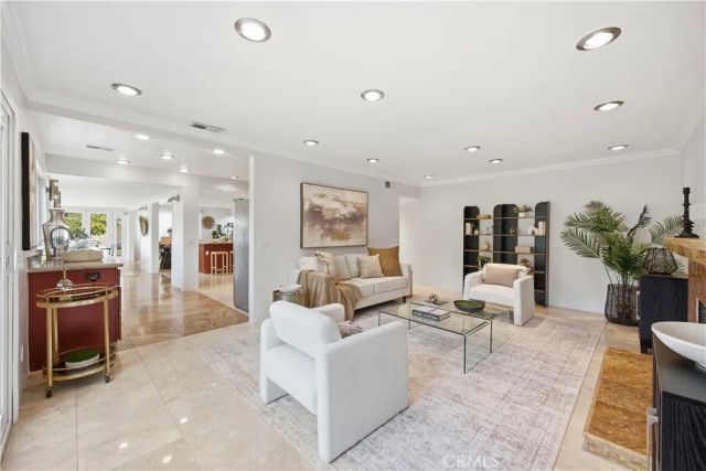 1340 Hillside, Glendale, CA 91208