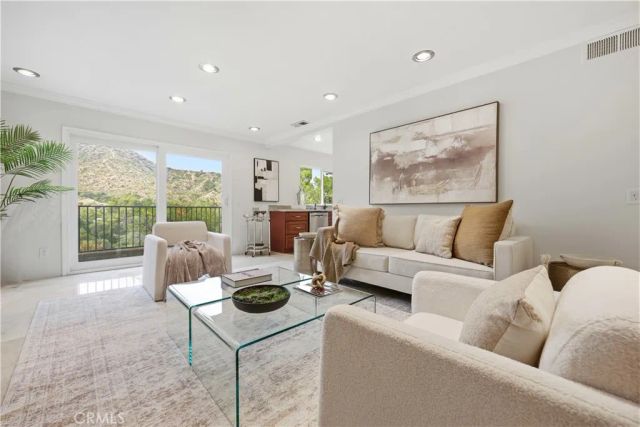 1340 Hillside, Glendale, CA 91208